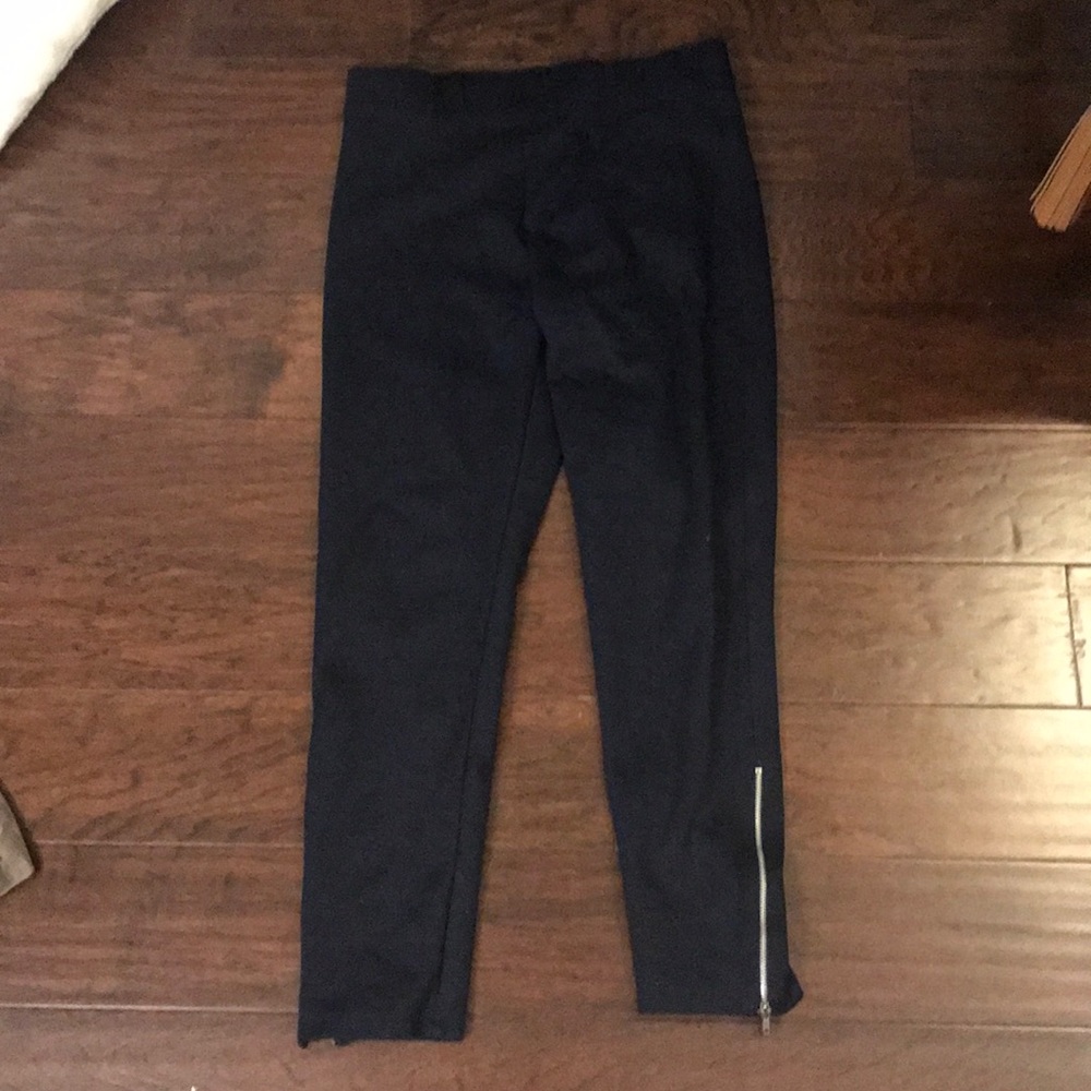 Gap navy leggings with zippers at ankles size M
